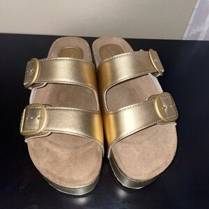 Gold Women's Sandals from Simply Southern size 6